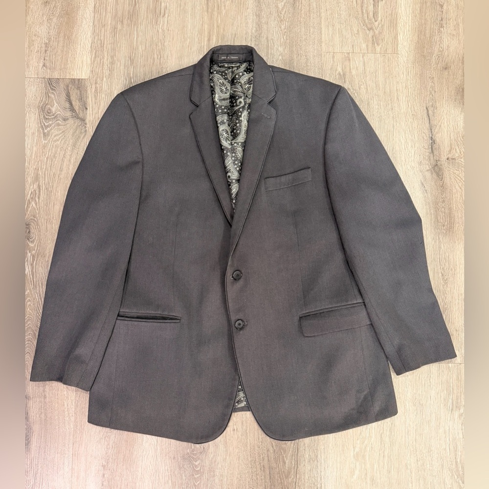 Van Heusen Gray Two-Button Sport Coat with Paisley Lining